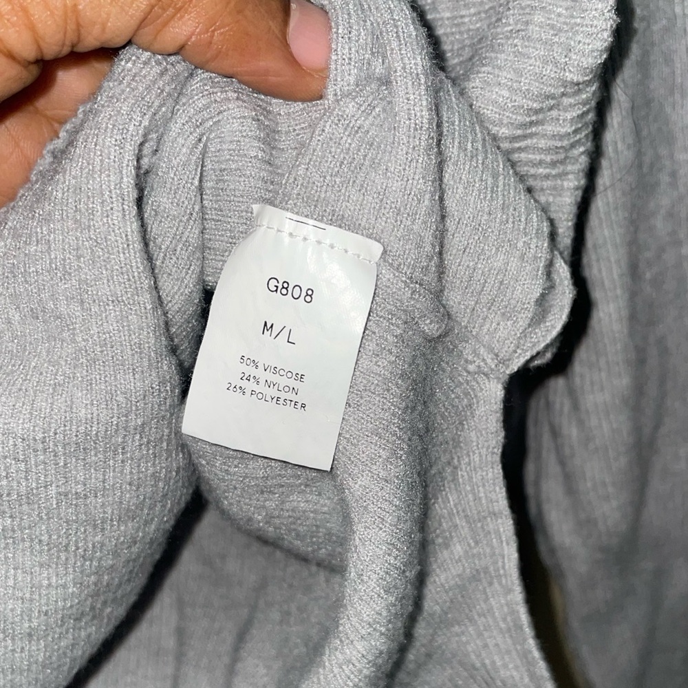 Gray Ribbed Sweater - Picture 3 of 5